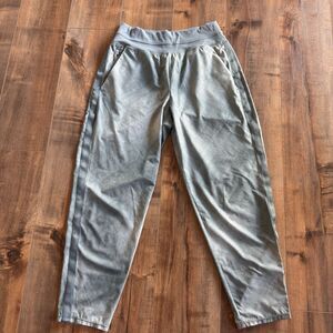 Athleta Nolita Slim Tapered Printed Crop Pant Size 4 Green Lightweight Denali